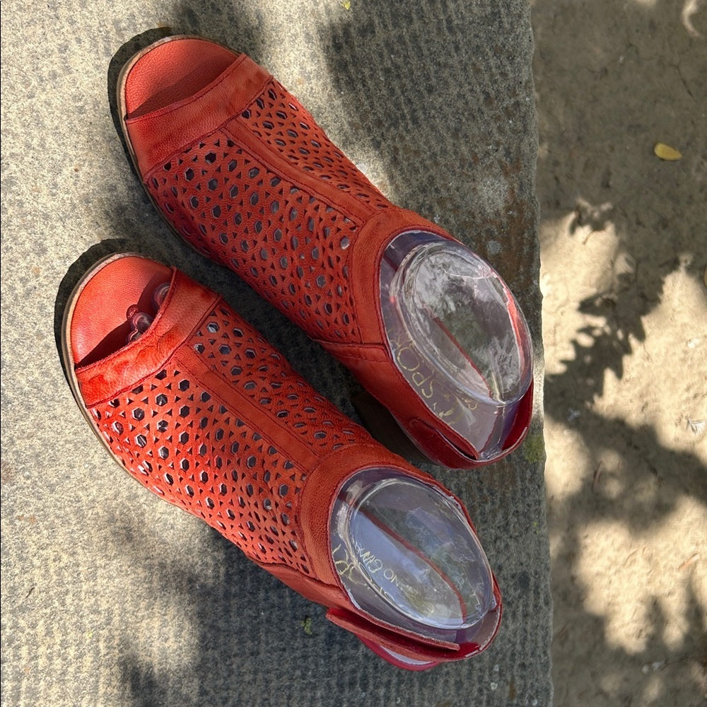 Size 39 (8.5 US) | CG Sport by Cayetano Giménez Coral Peep-Toe Sandals - Picture 9 of 10